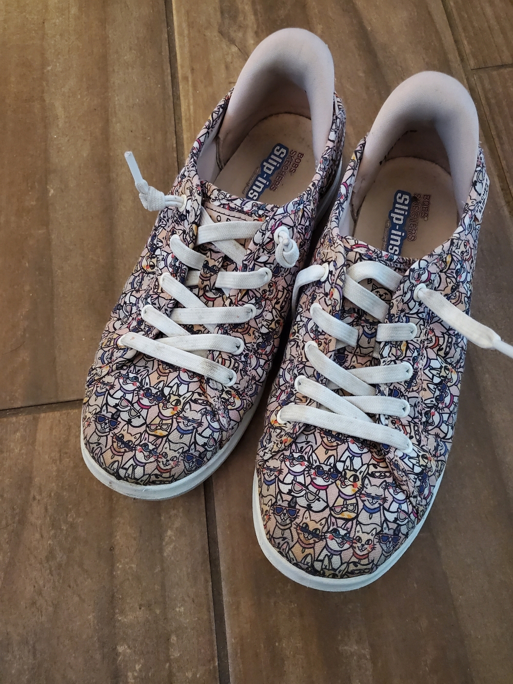 Skechers White Pink Multi Cat-Pattern Womens Sneakers